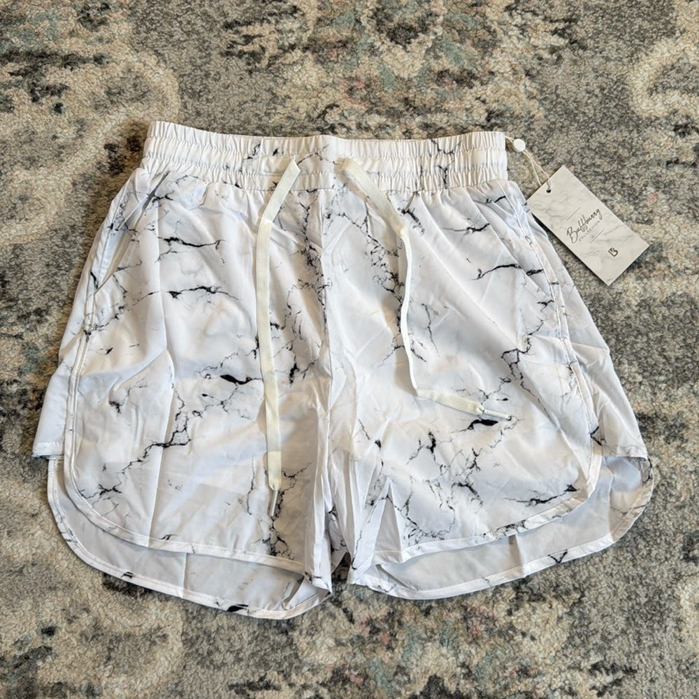 Buffbunny Flo Shorts in White Marble